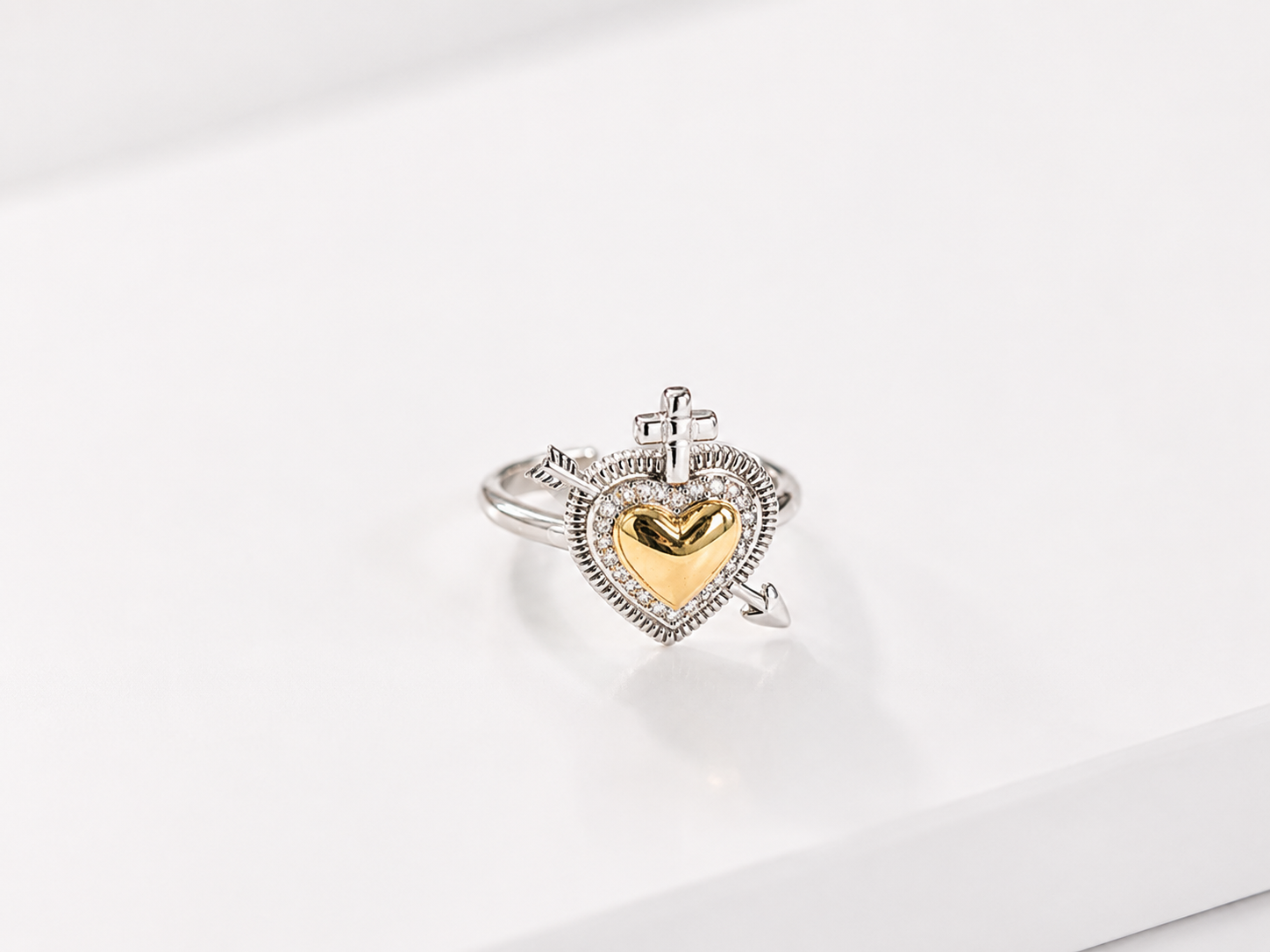 Anillo Corazon Flechado  oro laminado