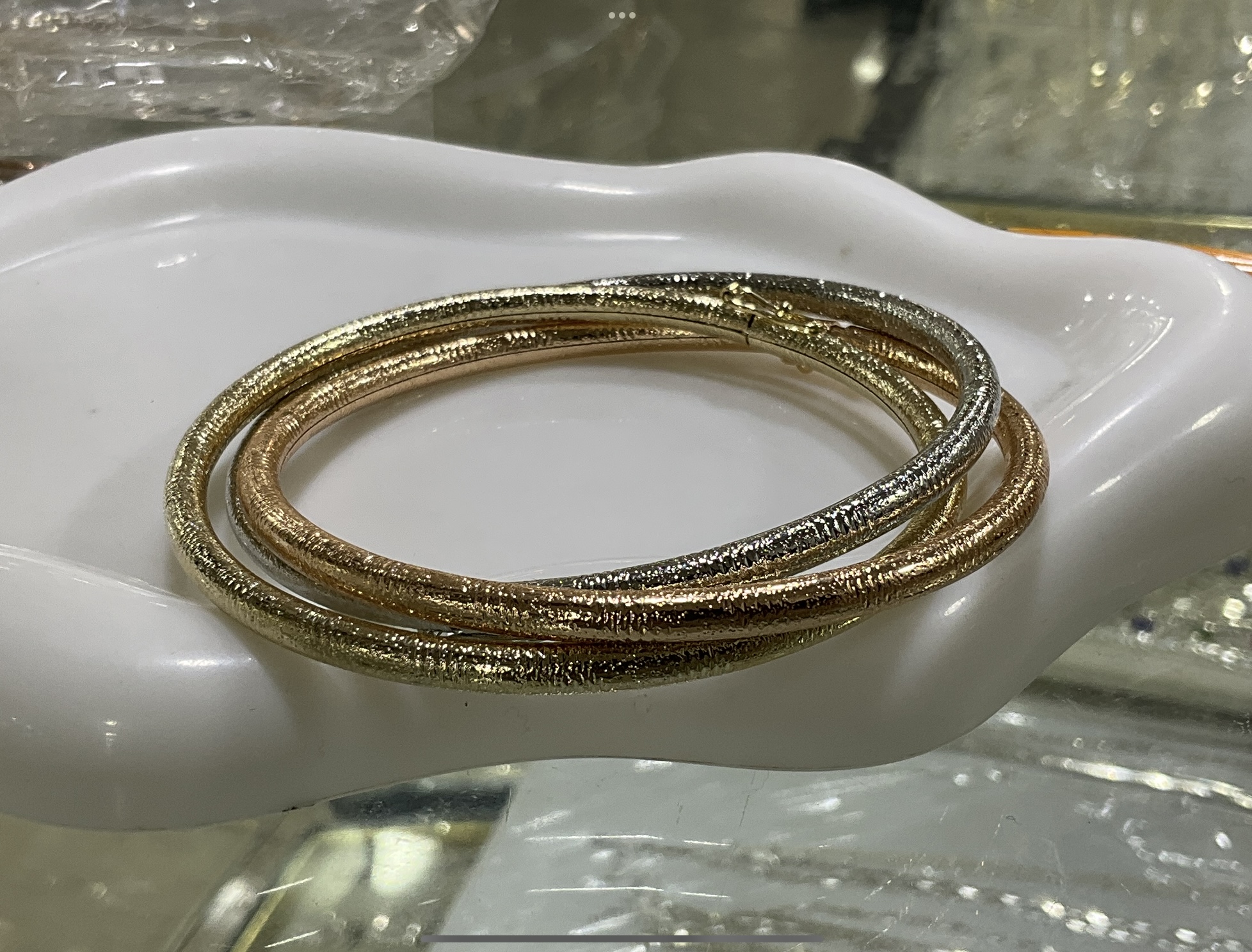 Brazalete Fin de semana tricolor grueso  oro laminado
