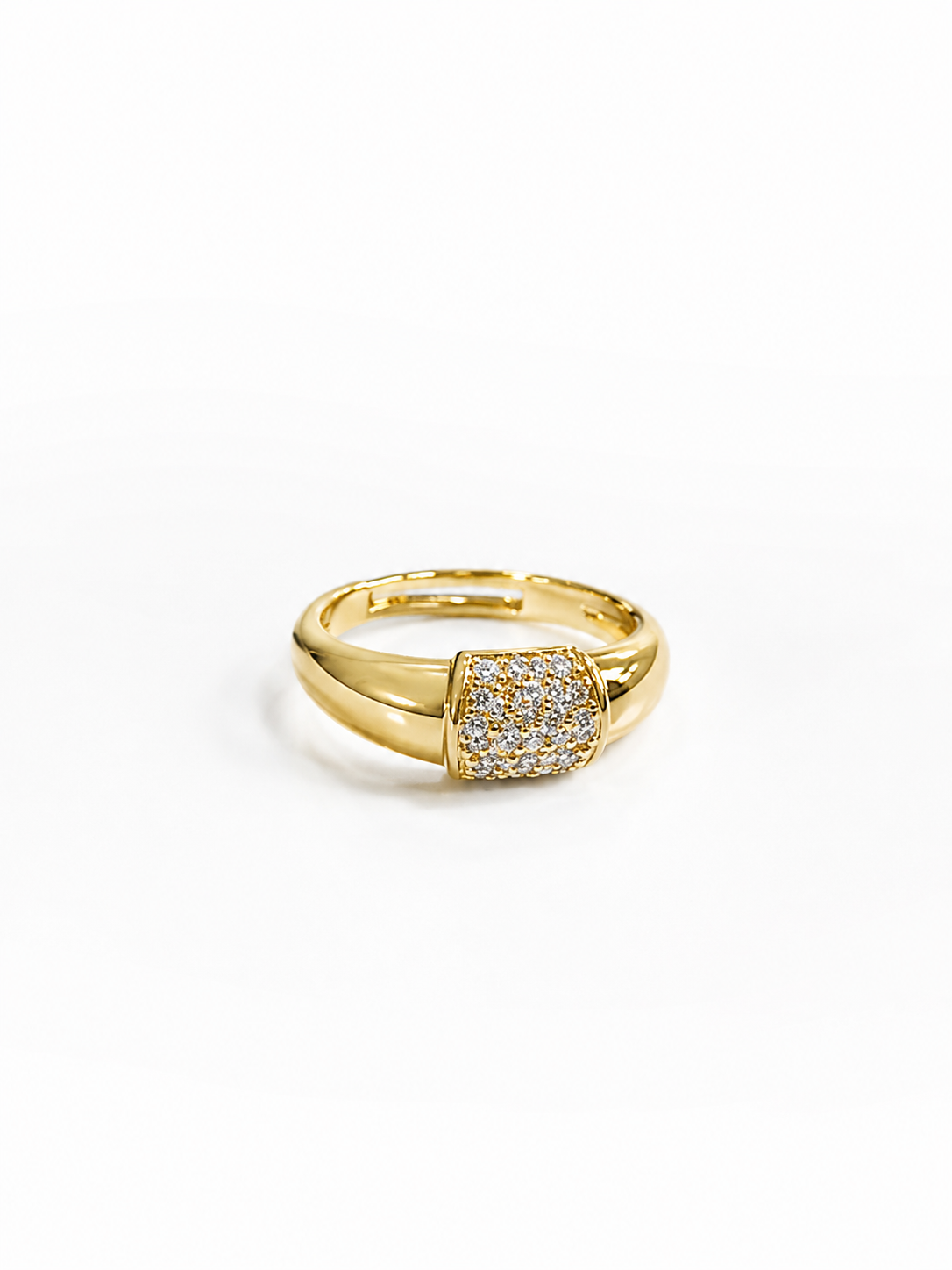 Anillo Liso circonea en medio  oro laminado