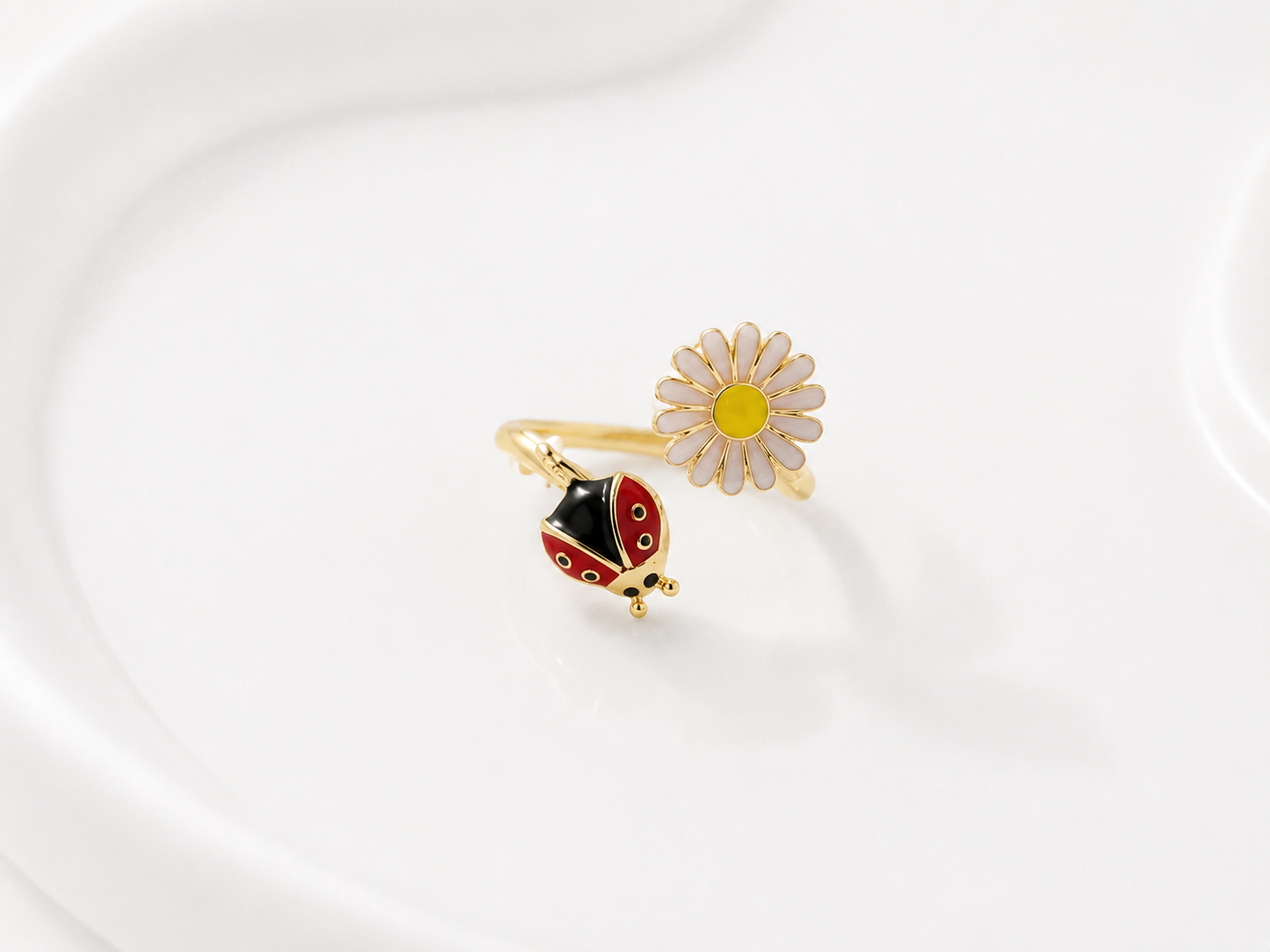 Anillo Catarina con flor  oro laminado