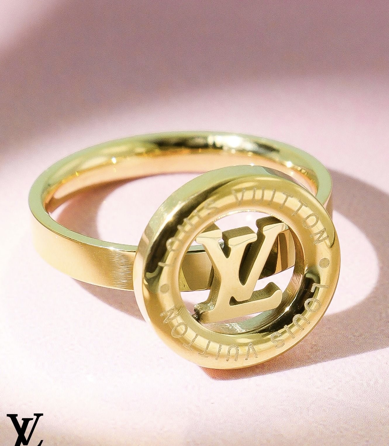 Anillo LV  acero